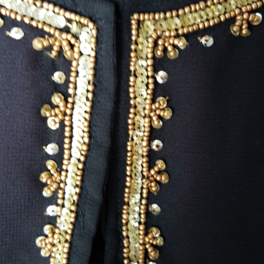 Gorgeous black sheer top with gold beading size 2x - Picture 4 of 6